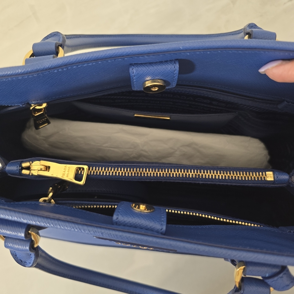 Prada Promenade Blue Saffiano Leather Women's Bag - NWOT - Picture 9 of 14